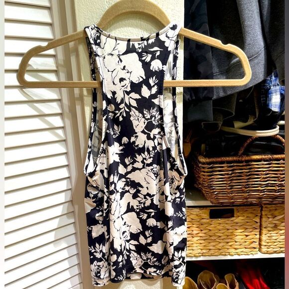 UO Tank Top - Picture 2 of 4